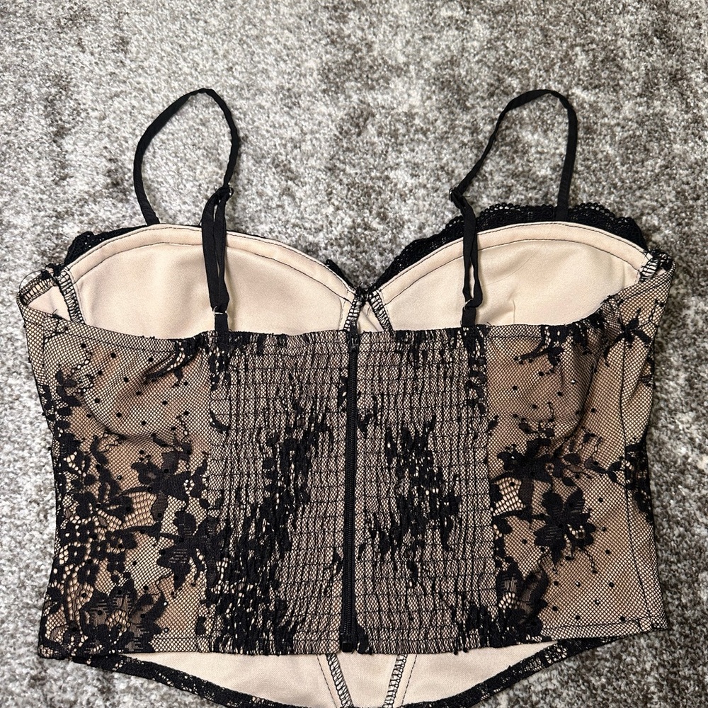 Windsor Black Lace Bustier - Picture 2 of 6